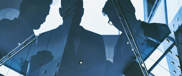 professional people talking icon - Blockcod